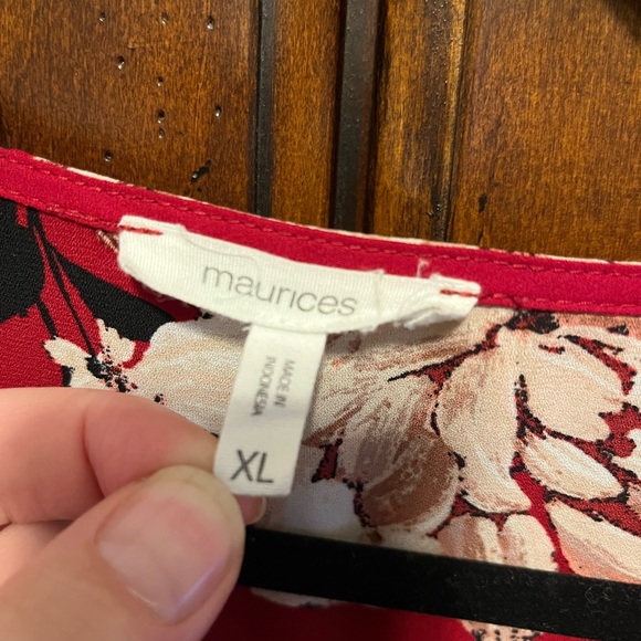 Maurice’s size XL red floral print blouse - Picture 5 of 5